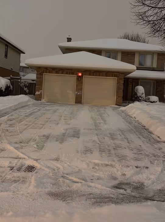 Snow removal crew in London Ontario